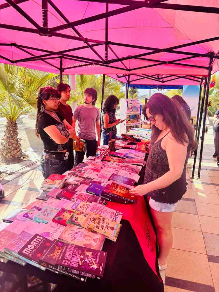 Éxito total: VII paseo de libros en parque Kaukari