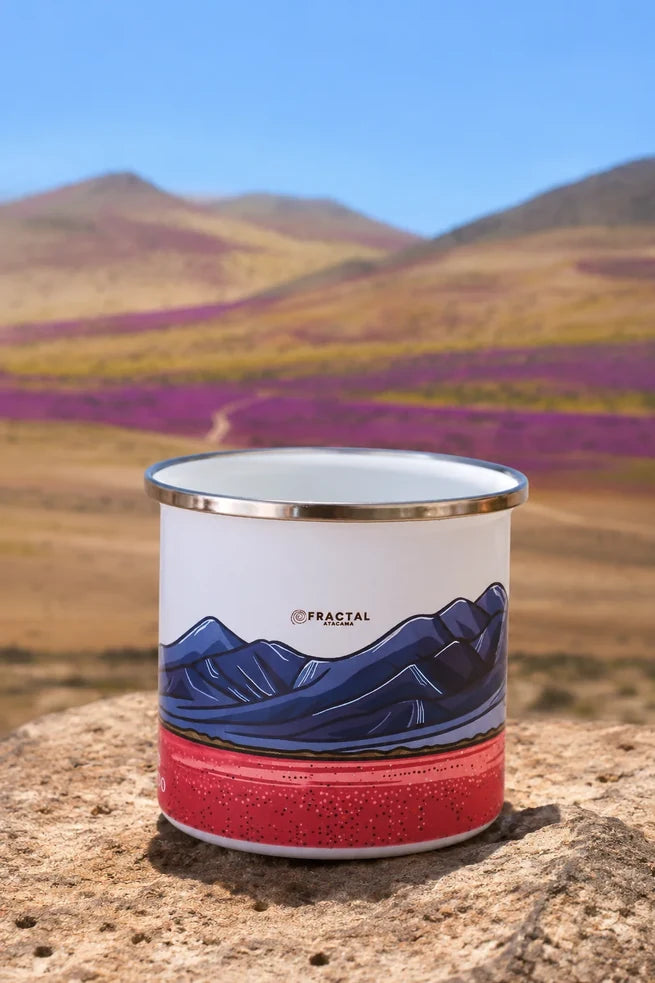 Taza enlozada Fractal Atacama con fotografía de autora vinculada al territorio atacameño